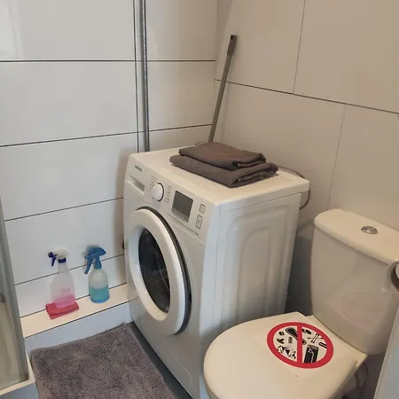 Kawalerka W Centrum Leszna.