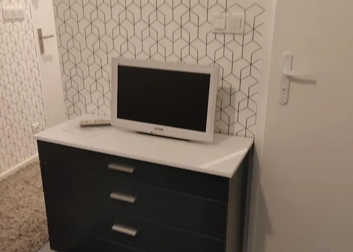 Kawalerka W Centrum Leszna.