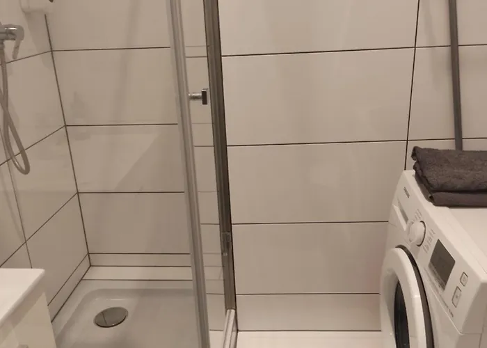 Kawalerka W Centrum Leszna. Лешно